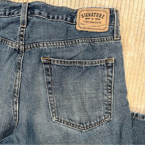 Signature by Levi Strauss Relaxed Fit Soft Flex Blue Denim Size 34 x 29 - Picture 2 of 9